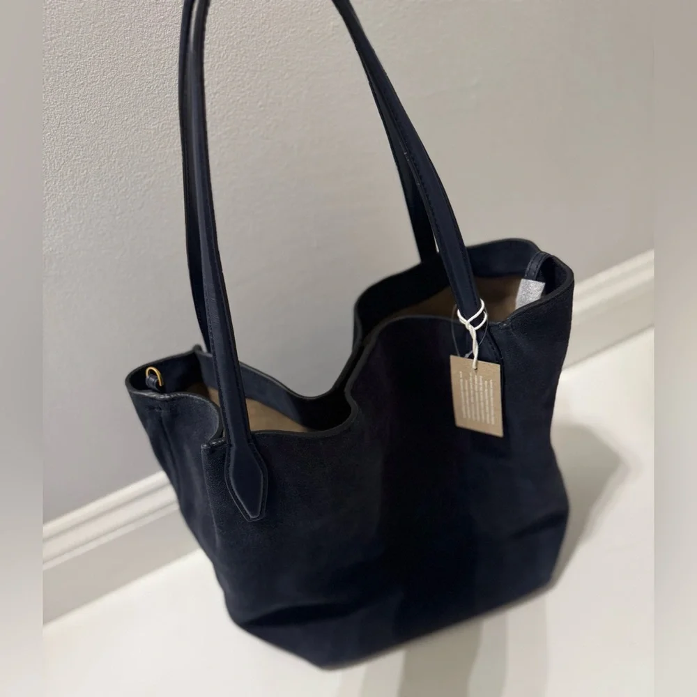 MADEWELL The Shopper Tote in Soft Grain Suede - Picture 5 of 16